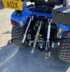 Poste de conduite du tracteur New Holland Boomer 25 C