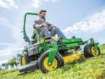 John Deere Z545R – Schneller Zero-Turn-Aufsitzmäher mit 122 cm Accel Deep™ Mähwerk und EFI Motor – Bild 3
