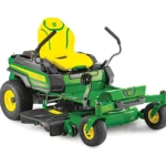 John Deere Z320M Zero Turn Mäher Vorderansicht mit 107 cm Mähwerk