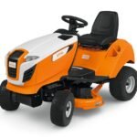 STIHL RT 4097 Rasentraktor Vorderansicht 95 cm Schnittbreite