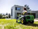 John Deere Z370R – Leiser Elektro-Zero-Turn-Mäher mit 107 cm Accel Deep™ und 8.000 m² Reichweite – Bild 2