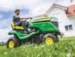 Aufsitzrasenmäher John Deere X370 Hydrostat 107 cm – Servolenkung & Hydraulikhub – Bild 4