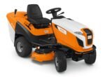STIHL Rasentraktor RT 5097 Frontansicht auf Rasenfläche
