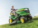 Aufsitzrasenmäher John Deere X380 – Schnittbreite 122–137 cm, hydrostatisches K58-Getriebe – Bild 2