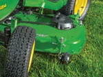 Aufsitzrasenmäher John Deere X584 mit 4-Rad-Lenkhilfe – 122 cm / 137 cm – Bild 2