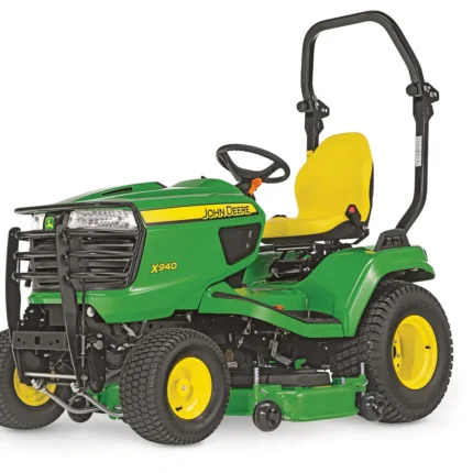 Diesel-Gartentraktor X940 Vorderansicht mit 122 cm Mähdeck