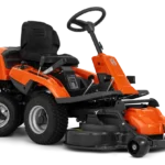 Husqvarna R214TC beim Mähen großer Rasenflächen