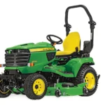 John Deere X948 Diesel Gartentraktor Vorderansicht auf Rasen