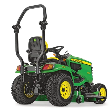 Diesel-Gartentraktor X949 Vorderansicht mit 122 cm Mähdeck
