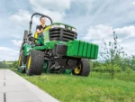 Diesel-Gartentraktor X950R mit Heckauswurf und 137 cm Mähdeck – John Deere – Bild 3