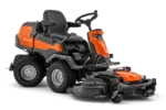Husqvarna R420TsX AWD im Einsatz auf hügeligem Gelände